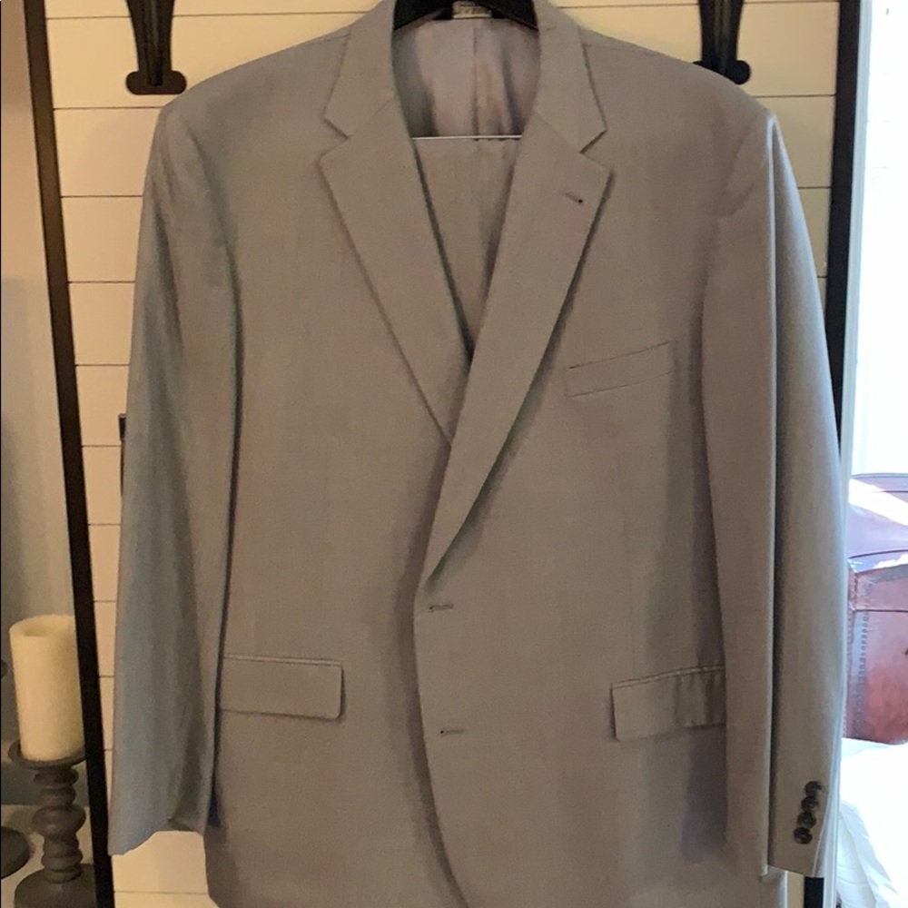 Men’s Light Grey Suit
